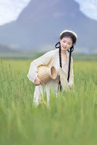 Captivating Visuals: YiTuYu Art Language Vol.5150 Starring Suan La Tang Er - image 5