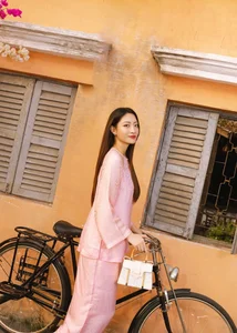 Miss Luong Thuy Linh Stuns in Traditional Ao Dai on the Tennis Court - image 8