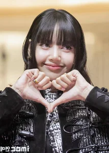 Analyzing K-Pop Beauty Standards and the Evolution of Modern Concert Film Storytelling - image 18
