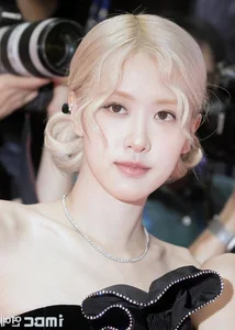 Analyzing K-Pop Beauty Standards and the Evolution of Modern Concert Film Storytelling - image 1