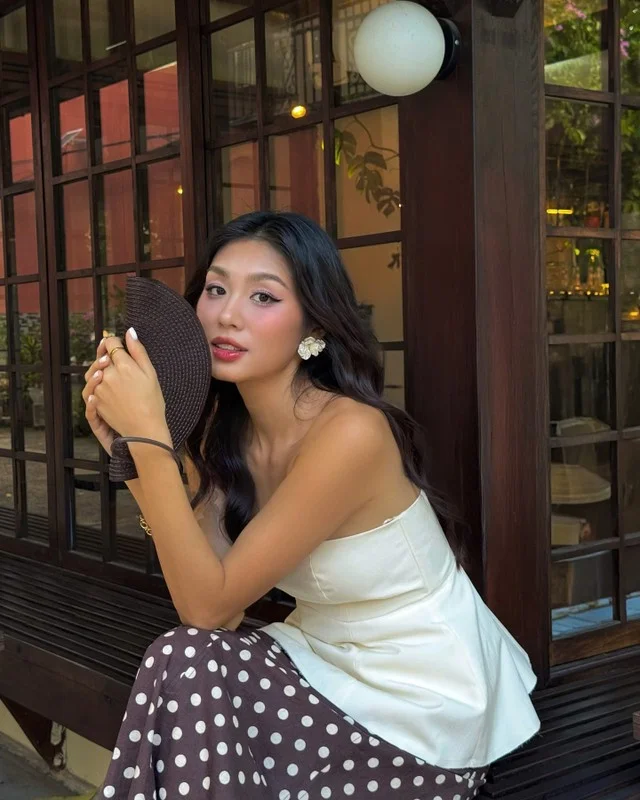 Hoang Thuy Captivates in Traditional Ao Dai for Vietnam's Grand National Celebration