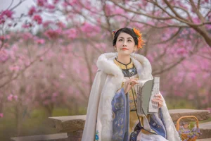 Elegant Portrait Photography: YiTuYu Art Language Vol.8888 featuring Tang Tang - Artistic Lifestyle and Aesthetic Fashion Inspiration - image 8
