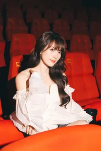 Exploring the Sophisticated and Glamorous Fashion Style of Actress Phương Anh Đào - image 5