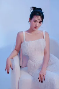 Exploring the Sophisticated and Glamorous Fashion Style of Actress Phương Anh Đào - image 0