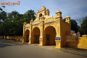 Architectural Wonders: Exploring the Most Iconic Tam Quan Three-Entrance Gates Across Vietnam - image 10