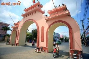 Architectural Wonders: Exploring the Most Iconic Tam Quan Three-Entrance Gates Across Vietnam - image 0