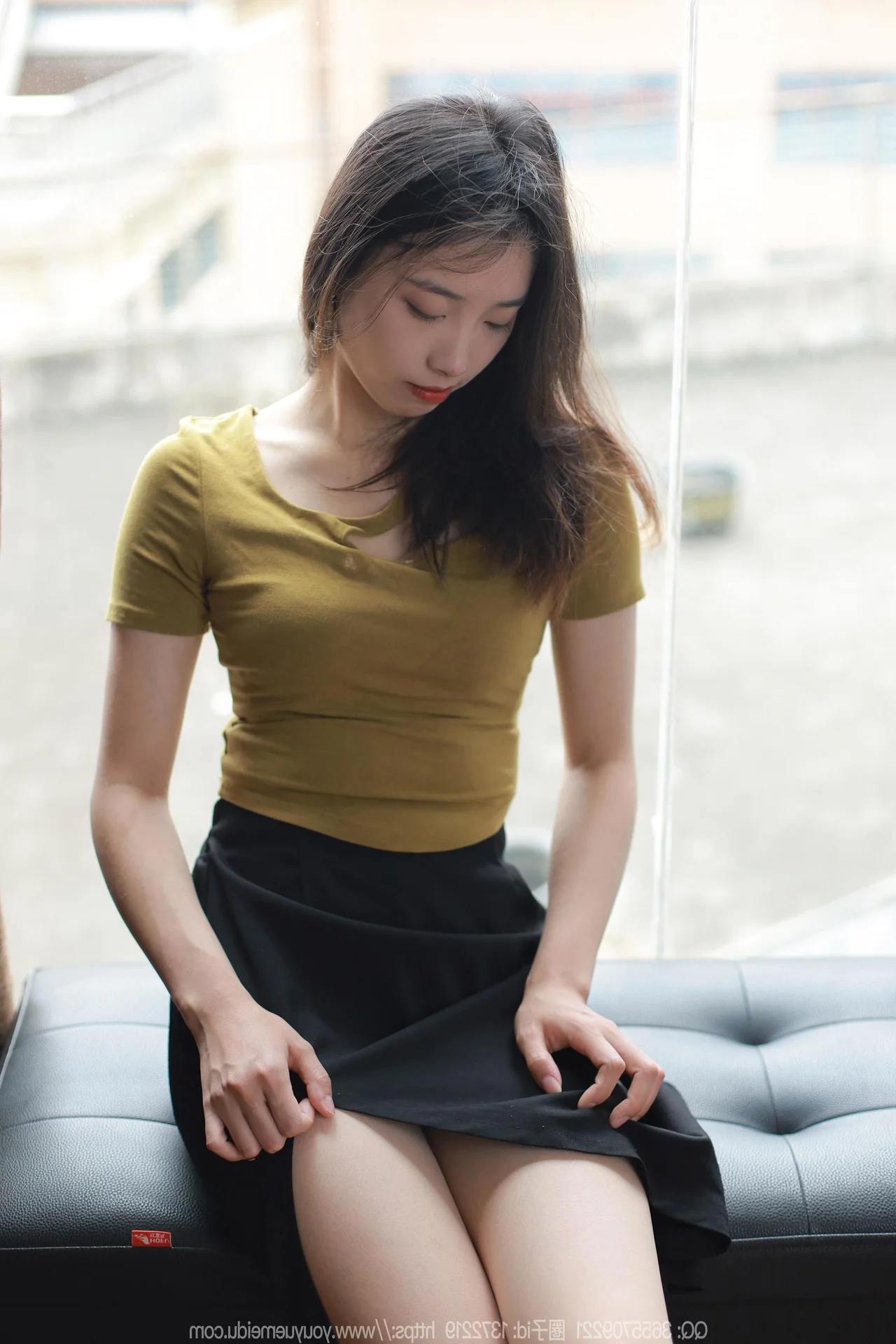 Elegant Style and Sophistication: Xiao Jiu in the IESS High Slit Long Dress Series