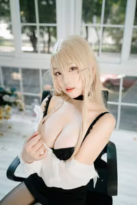 Coser Qi Qi Na Na Zi: Alluring 'Resentment Office' Cosplay - Image 0023 - image 4