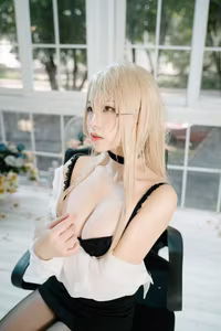 Coser Qi Qi Na Na Zi: Alluring 'Resentment Office' Cosplay - Image 0023 - image 6