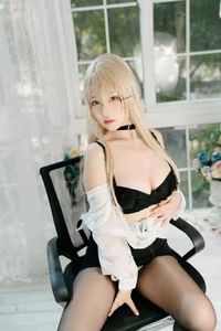 Coser Qi Qi Na Na Zi: Alluring 'Resentment Office' Cosplay - Image 0023 - image 2