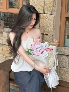 Beyond the Pitch: The Elegant Daily Style of Vietnam’s Women’s Football Stars - image 3