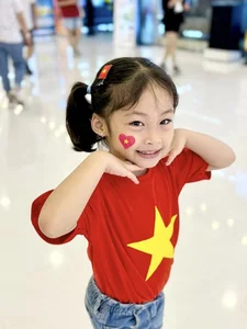 Supermodel Ha Anh's Son Joins Viral 'Patriotic Baby' Trend with Adorable Photos - image 1
