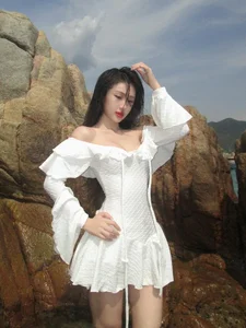 Saigon Rising Star: Bao Han Captivates with Doll-Like Beauty and Modern Style - image 6