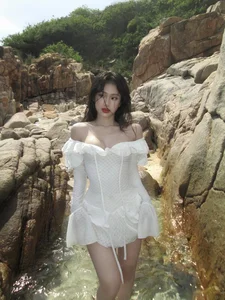 Saigon Rising Star: Bao Han Captivates with Doll-Like Beauty and Modern Style - image 8