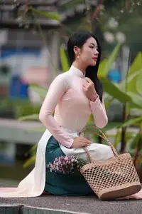 Captivating Grace: Vietnamese Girl in Traditional Ao Dai Beauty 1000025136 - image 1