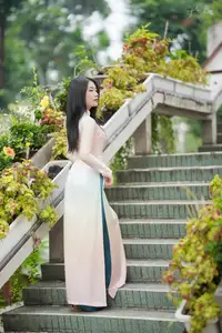 Captivating Grace: Vietnamese Girl in Traditional Ao Dai Beauty 1000025136 - image 3