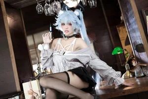 The Art of Healing: A Dreamy Florence 'Medical Heart' Cosplay Inspiration - image 12