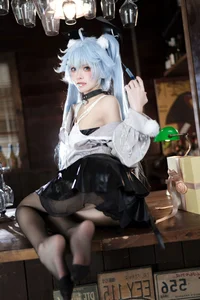 The Art of Healing: A Dreamy Florence 'Medical Heart' Cosplay Inspiration - image 3