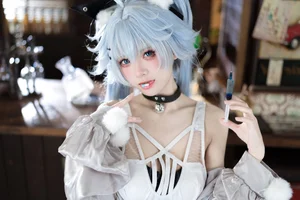 The Art of Healing: A Dreamy Florence 'Medical Heart' Cosplay Inspiration - image 4