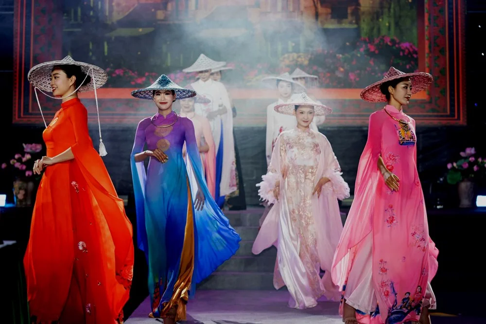 Hương Sắc Việt Nam: A Masterpiece Collection Celebrating Vietnamese Cultural Heritage and Fashion