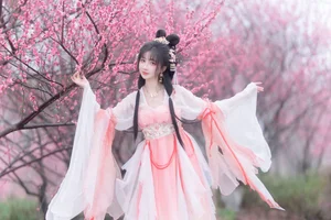 A Floral Dreamscape: YiTuYu Vol.8854 Qi Luo Sheng De Xiao Su Su in Hanfu - image 11