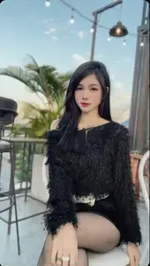 Elegant Girl Portrait: Captivating Asian Beauty, Refined Fashion Style - image 4