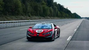 The World's Most Powerful Hypercars: A Deep Dive into High-Horsepower Engineering and Ultimate Speed - image 10