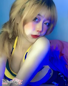 Exploring the Bold Fashion and Glamorous Style of Influencer Pi Tien - image 18