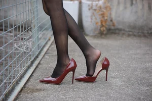 Elegant Meizi in Burgundy High Heels - IESS Chinese Model Photography Gallery - image 9