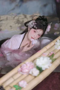 Exploring Aesthetic Elegance in YiTuYu Art Language Vol.7267 with Xu Jin Huan - image 14
