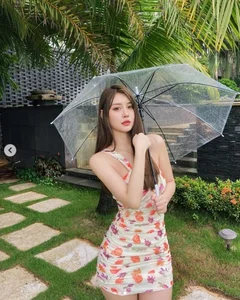 Secrets of the Slim: How This Chinese Influencer Maintains Her Figure While Enjoying Rich Foods - image 9
