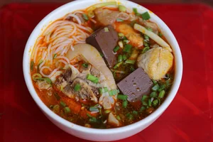 The Ultimate Hue Food Tour Guide: What to Eat in Vietnam's Imperial City - image 2