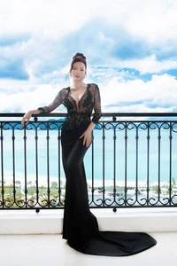 Ly Nha Ky Showcases Sophisticated Style and Timeless Beauty at Ha Long Bay - image 9