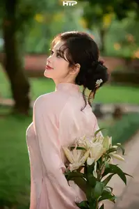 VGU No.194 Ao Dai: Timeless Vietnamese Elegance & Grace in Golden Hour 1000024567 - image 8