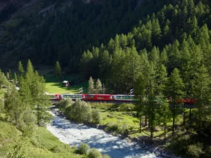 Vietnam's Reunification Express Named One of the Best Train Journeys for 2025 - image 4