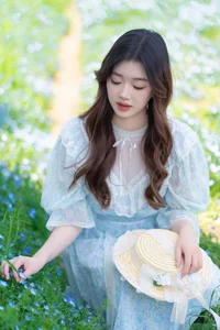 Elegant Visual Storytelling: YiTuYu Art Language Vol.6187 with Xing Xing Pao Fan - image 19