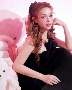 Vietnamese Stars Nhã Phương and Huyền Baby Dazzle with Glamorous Red Carpet Looks and Youthful Birthday Style - image 1