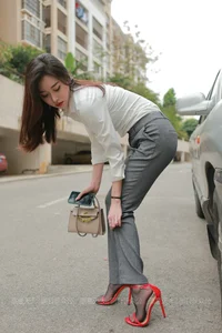 IESS Sixiangjia 833: Jia Ye June Goddess Special Collection Featuring Elegant Leg Fashion - image 29