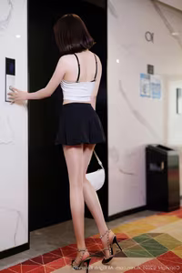 XiuRen No.10048: Discover the Alluring Charm of Xu Li Zhi Booty's Modern Style - image 0