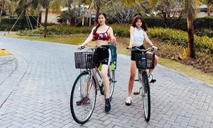 Devon Tran: The Rising Star and 1.7m Tall Daughter of Actress Trương Ngọc Ánh Captivates Fans - image 0