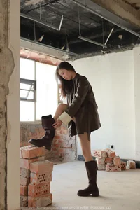 Urban Sophistication: IESS SXJ No.1946 Featuring Xiao Jiu in Blue - image 18