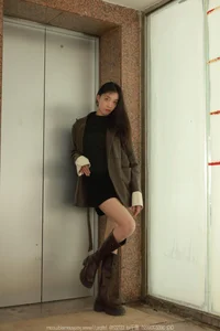Urban Sophistication: IESS SXJ No.1946 Featuring Xiao Jiu in Blue - image 6