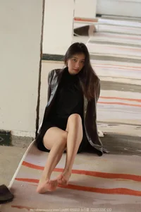 Urban Sophistication: IESS SXJ No.1946 Featuring Xiao Jiu in Blue - image 14