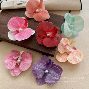 Trendy Beach Hair Clips: The Must-Have Summer Accessory for Young Fashion Enthusiasts - image 9