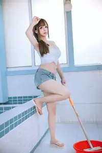 Coser Rinajiao: Male Bathroom Cleaner Part03 - Unveiling Her Allure - image 4