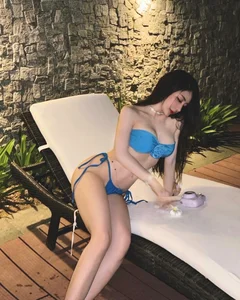 Stunning Bikini Style: Exploring the Captivating Photography of Influencer Pham Hong Nhung - image 15