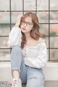 Thu Huong: The Vietnamese Hot Girl Mastering the Korean Idol Aesthetic - image 12