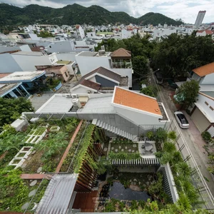 A Lush Urban Oasis: Nha Trang House Renovation Inspired by Serenity - image 10