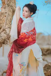 Coser Cherry Meow's 'Jinghong' Hanfu Photoshoot: Captivating Ancient Elegance - image 2