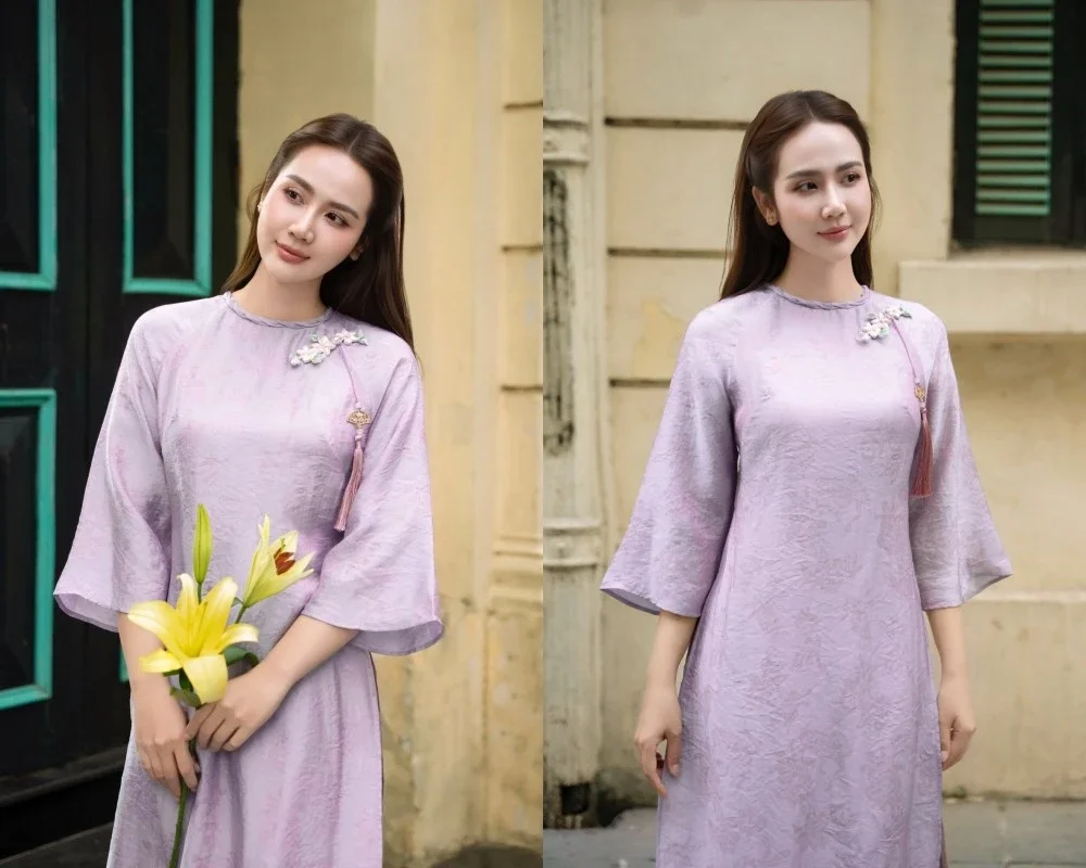 Huyen Lizzie Radiates Elegance in Traditional Ao Dai Street Style